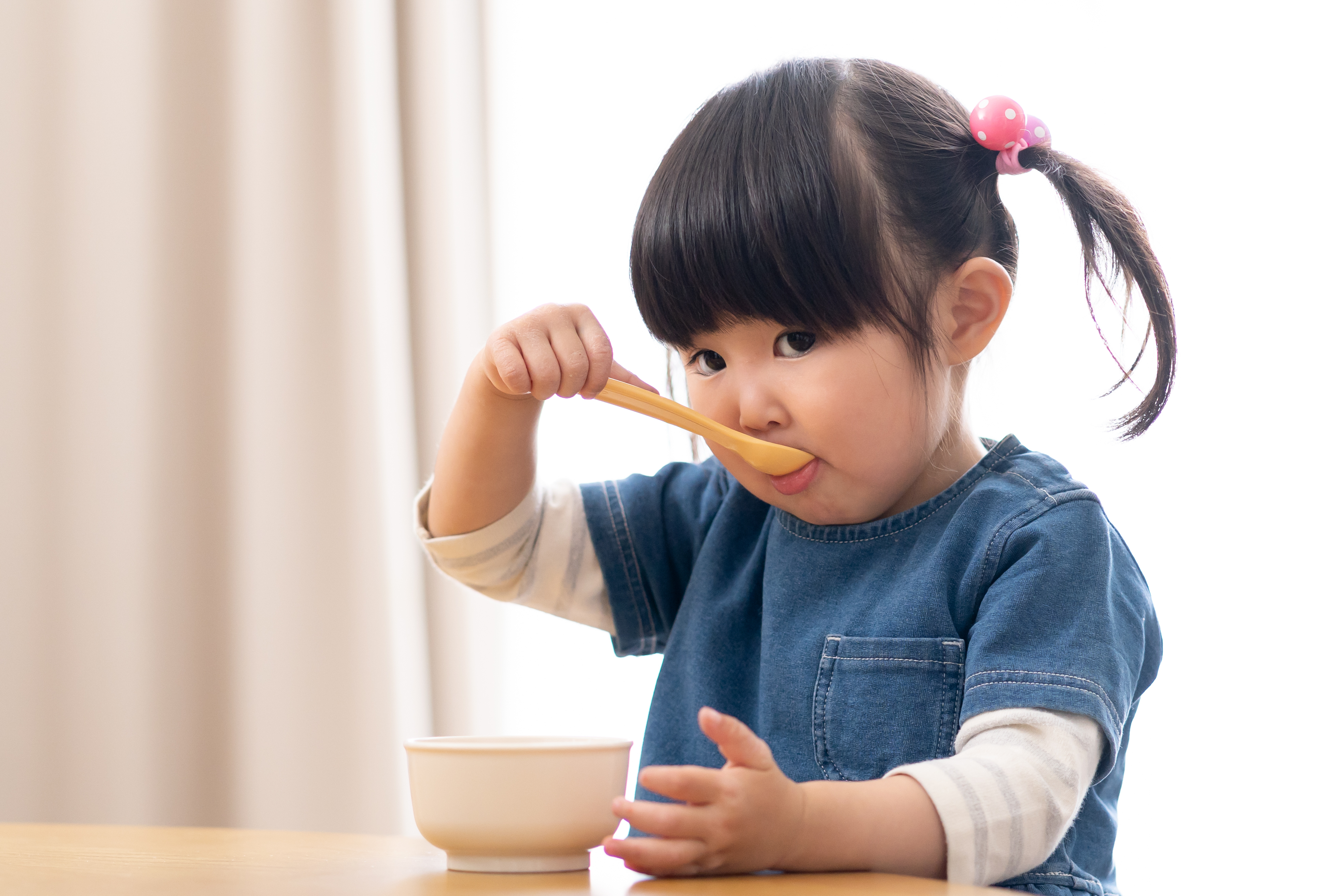 toddler lunchboxes: Toddler having Enfa milk and veggie sticks